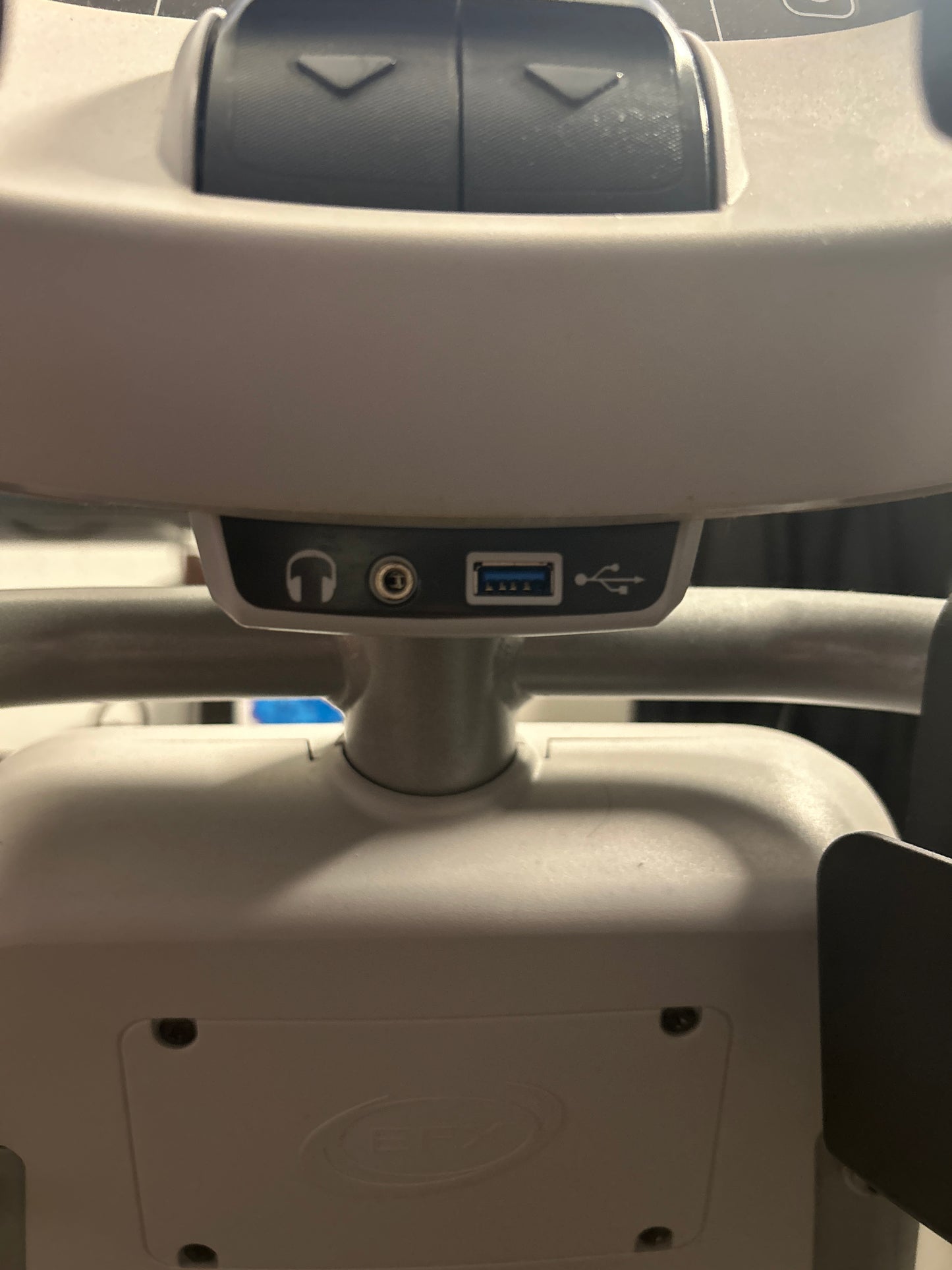 PRECOR EFX 885 ELLIPTICAL CONSOLE P80