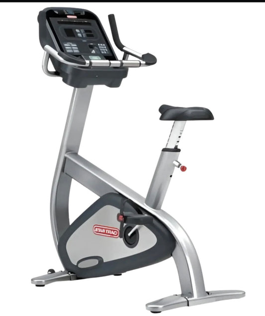 STAR TRAC PRO UPRIGHT BIKE
